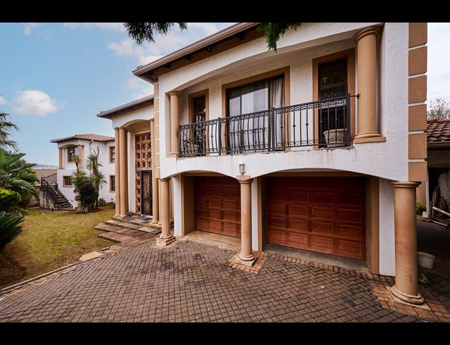 8 BEDROOM HOUSE FOR SALE IN NOORDWYK
